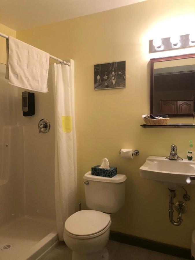 Crowsnest Vineyards Guesthouse Keremeos Dış mekan fotoğraf