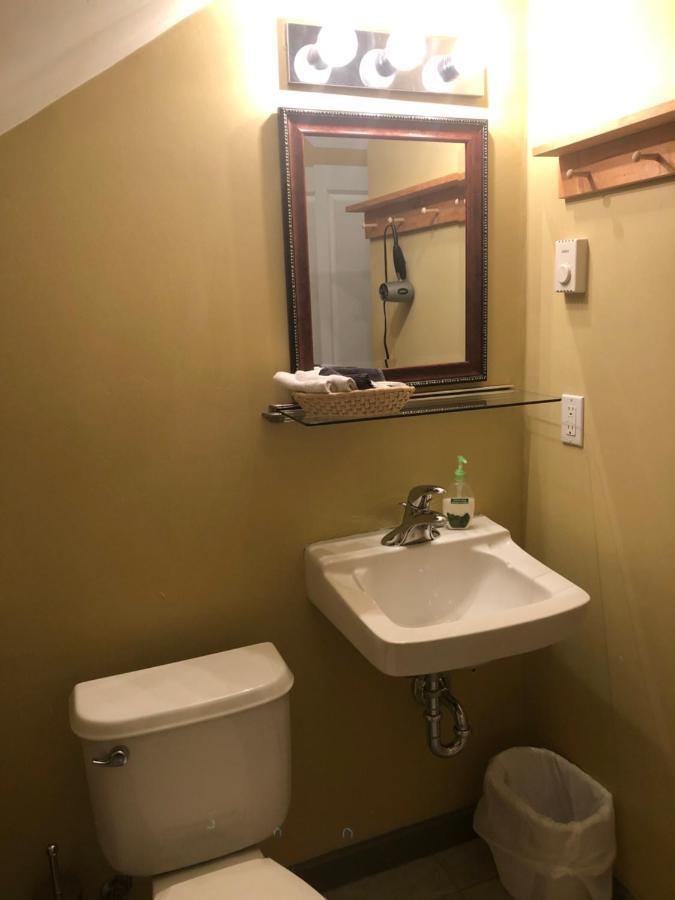 Crowsnest Vineyards Guesthouse Keremeos Dış mekan fotoğraf