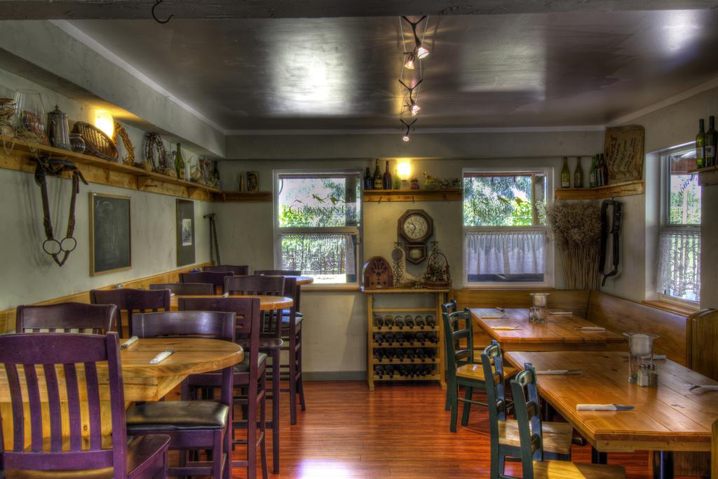Crowsnest Vineyards Guesthouse Keremeos Dış mekan fotoğraf